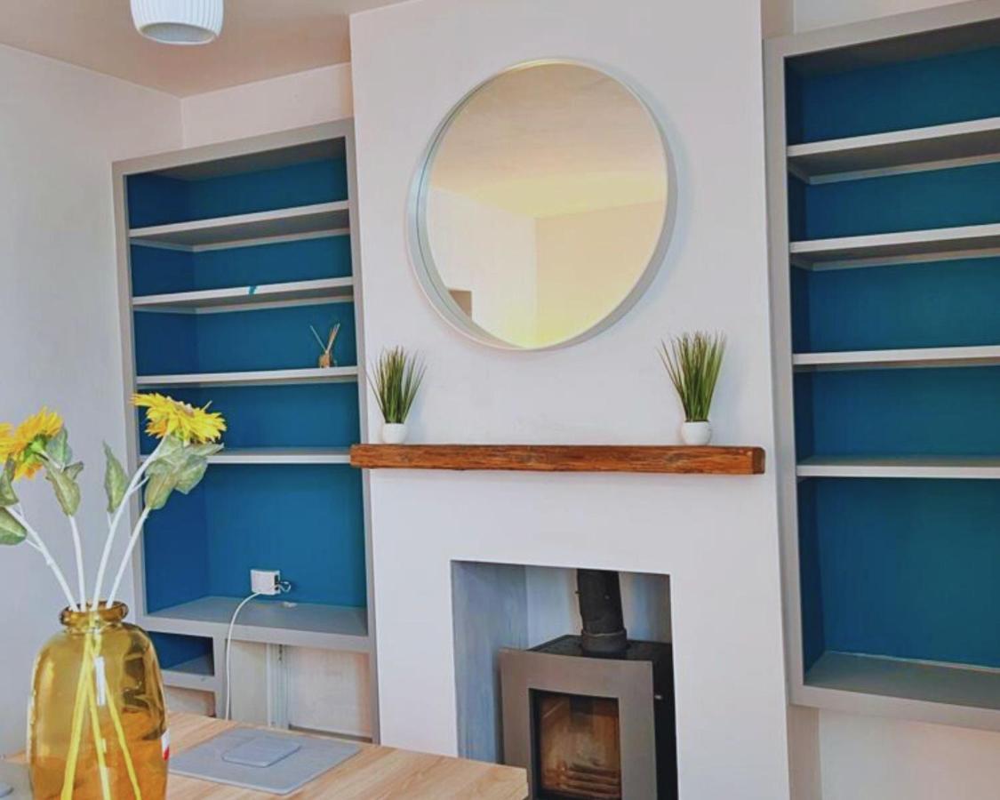 Quirky 2 Bed House, Sleeps 5, Near City Centre With Summer House, Garden & Parking Work Contractor Leisure - Topaz